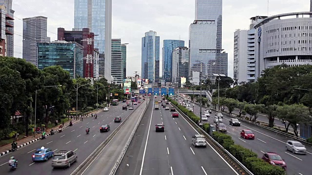印尼首都雅加达商业区的交通时间流逝视频素材