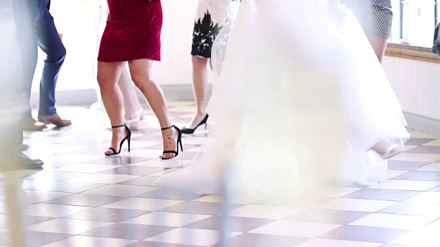 在婚礼上跳舞视频素材