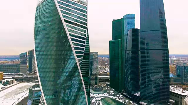 莫斯科城市冬季的商业中心。空中4 k。视频下载