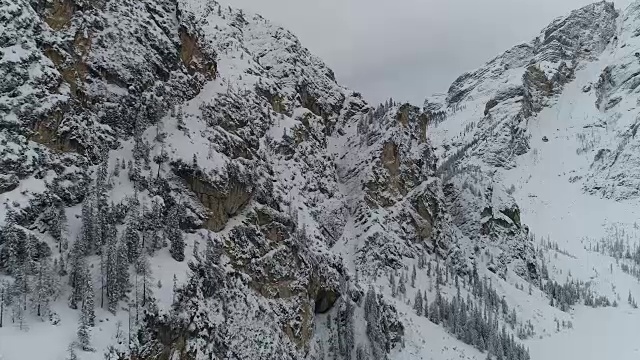 空中| 4K意大利阿尔卑斯山视频素材