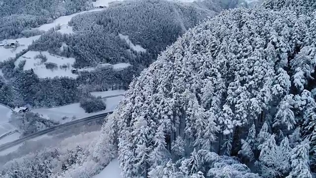 冬季空中景观-意大利阿尔卑斯山视频素材