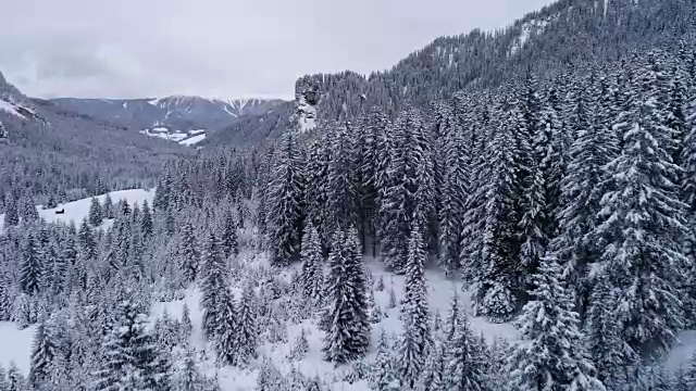冬季景观-布雷斯湖，意大利-意大利阿尔卑斯山视频素材