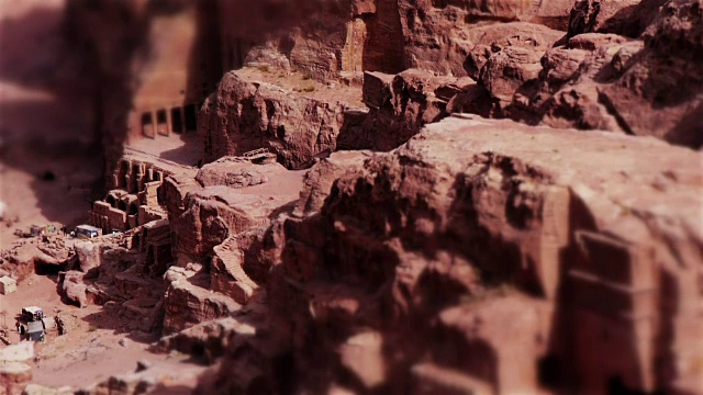 约旦佩特拉考古遗址的微型废墟。Tilt-shift视频素材