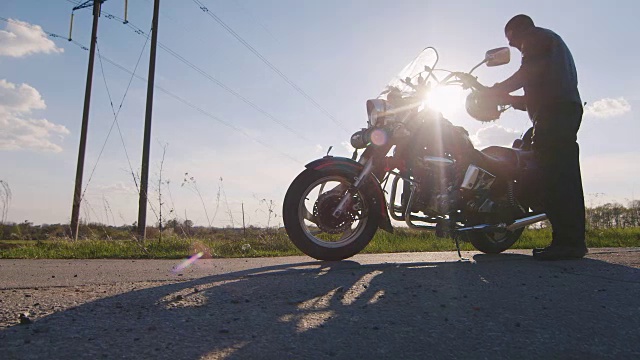 骑摩托车的人骑摩托车视频素材
