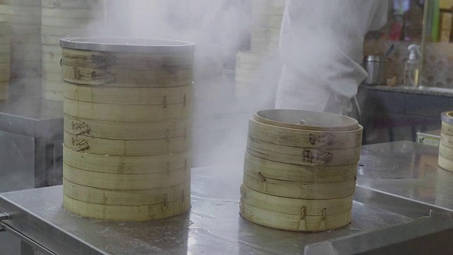 中国餐馆的厨房视频素材