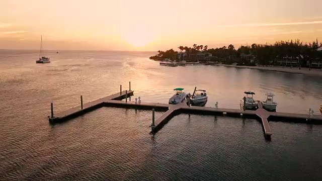 加勒比热带海滩-大开曼岛-鸟瞰图视频素材