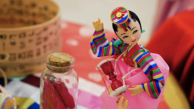 小人偶是韩国传统的玩偶视频下载