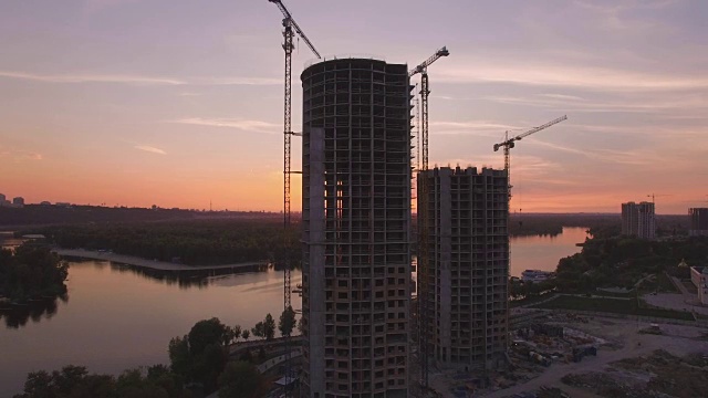 日落时分无人机拍摄的房屋建筑画面视频素材