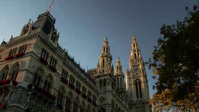 在奥地利首都维也纳，拉特斯市政厅附近的超时间流逝视频下载