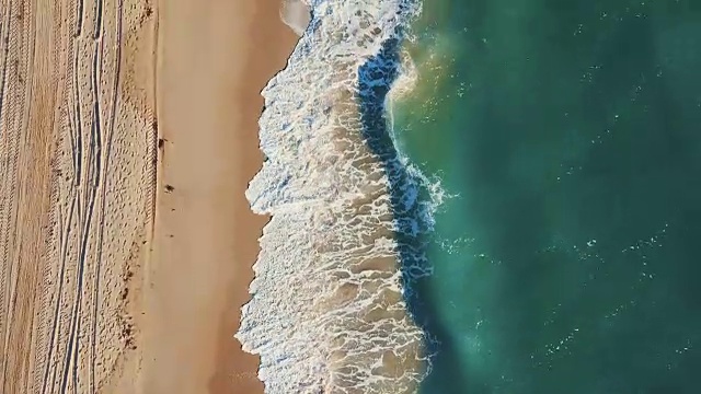 从无人机的角度看海洋海滩视频下载