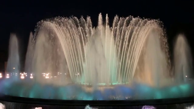 巴塞罗那夜晚的魔法喷泉视频下载