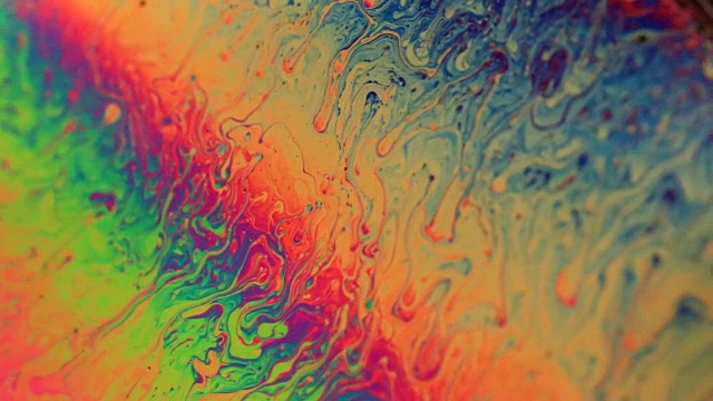彩虹的颜色由肥皂创造视频下载
