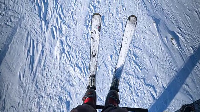 乘坐滑雪缆车旅行视频下载