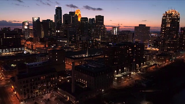 明尼阿波利斯市中心的黄昏天际线视频素材