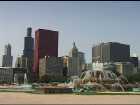 芝加哥白金汉喷泉和天际线视频下载