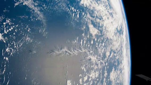 3视频三机一体。从国际空间站上看到的地球。这段视频由美国宇航局提供。视频素材