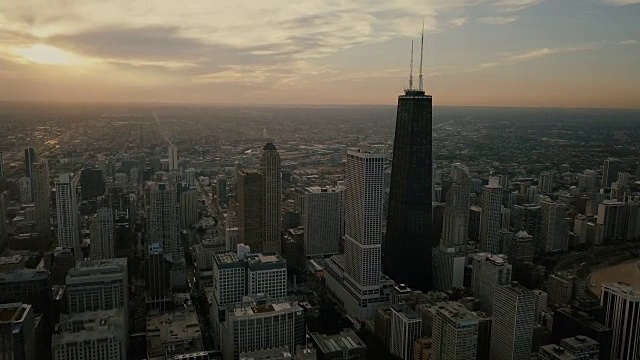 日落时分的芝加哥天际——空中俯瞰视频素材