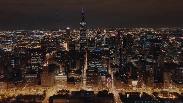 夜空中的芝加哥天际线视频素材