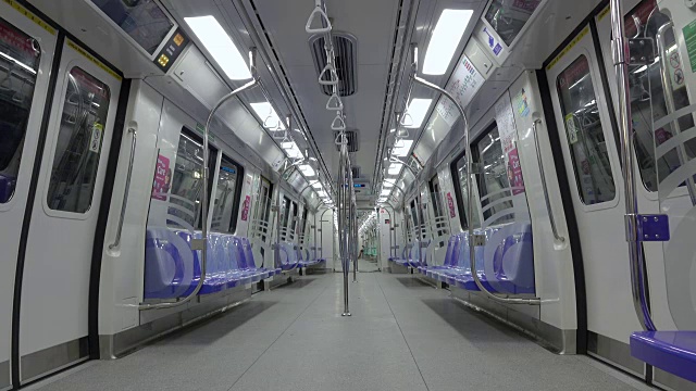 新加坡地铁的空车厢视频下载