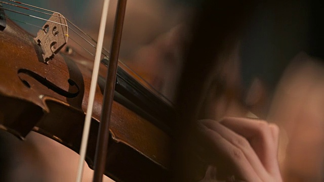 音乐家演奏小提琴视频素材