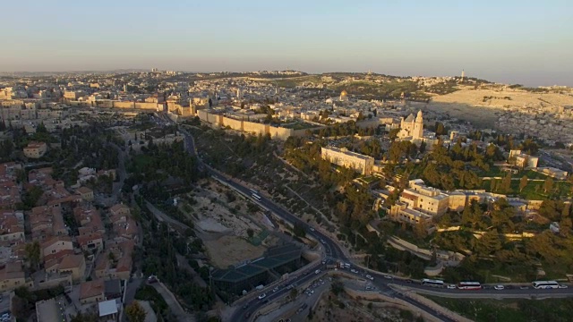 空中/日落时的耶路撒冷老城视频素材