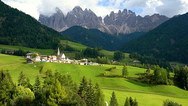 圣玛达莱娜-白云石，意大利风景视频素材