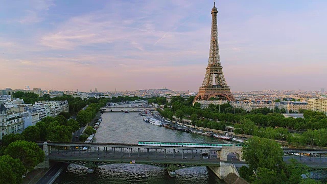 空中埃菲尔铁塔巴黎日落视频素材