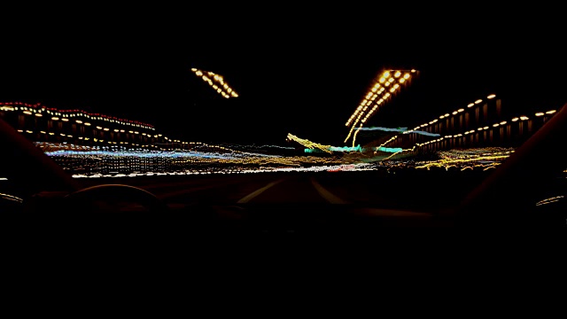 晚上在高速公路上开车视频素材