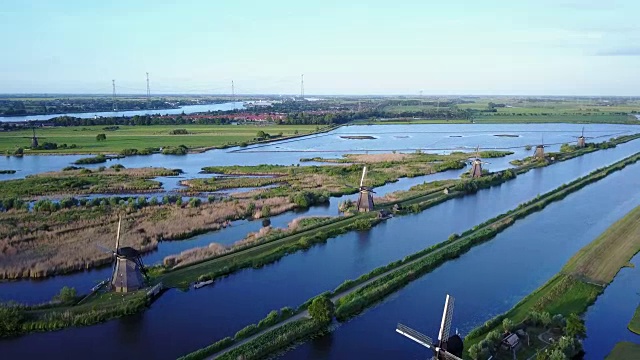 联合国教科文组织世界遗产荷兰金德迪克风车鸟瞰图- 4K视频下载