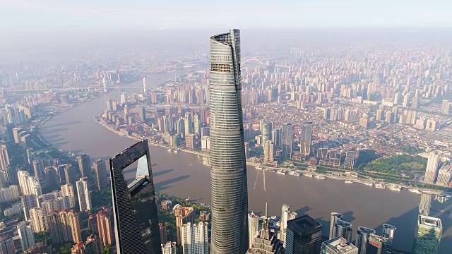 无人机拍摄:上海陆家嘴金融区4K鸟瞰图视频素材
