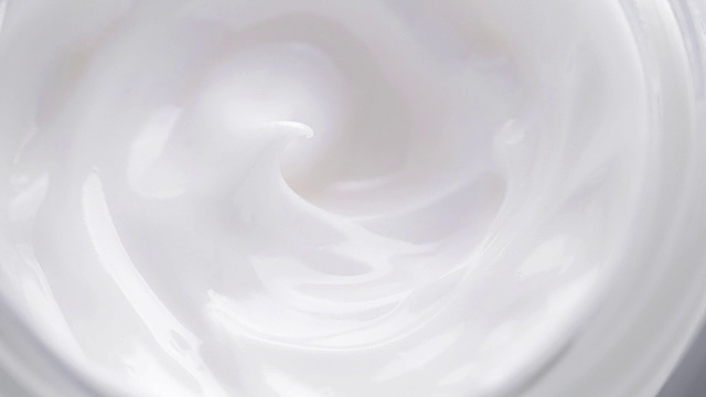 白色柔和的化妆霜。视频素材