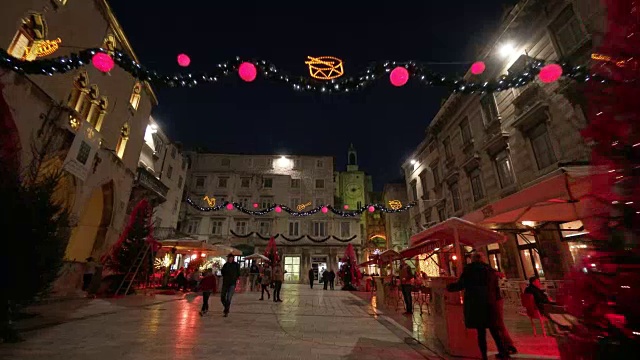 克罗地亚老城戴克里先的宫殿圣诞夜视频素材