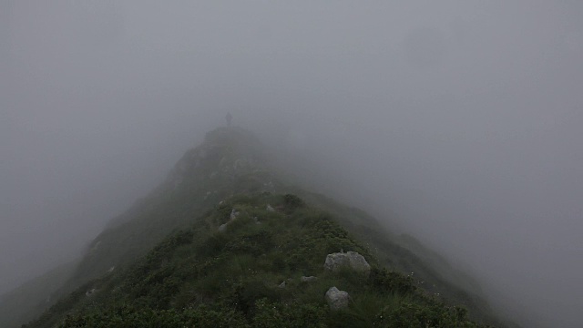 山景带雾，人山人海视频素材