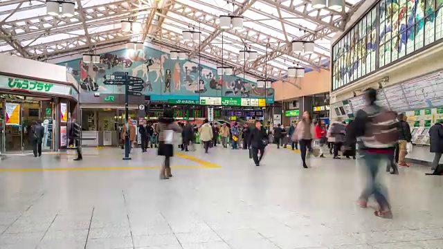 延时:行人拥挤在上野车站东京门视频下载