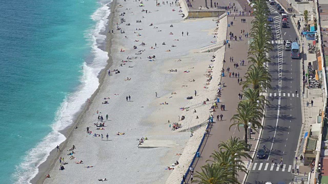 尼斯度假城市的堤岸和海滩，人们在法国度假视频素材