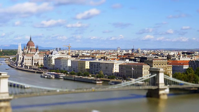 布达佩斯的铁链桥视频素材