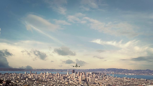 飞机降落在美国旧金山视频素材