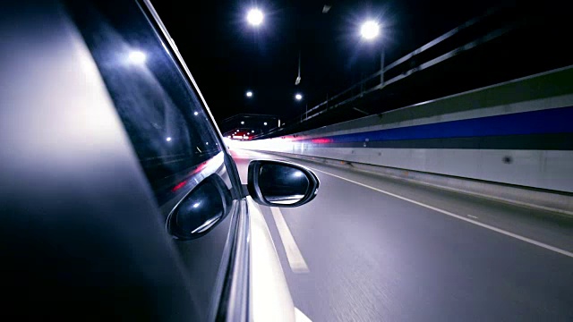 在夜间驾驶一辆汽车槽隧道视频下载