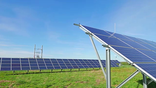 太阳能电池板和乡村景观视频下载