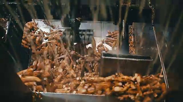 木薯淀粉厂，木薯厂视频下载