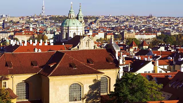 布拉格的地平线和圣尼古拉斯教堂视频下载