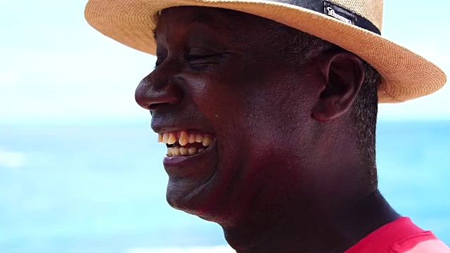 非洲式发型的人微笑视频素材