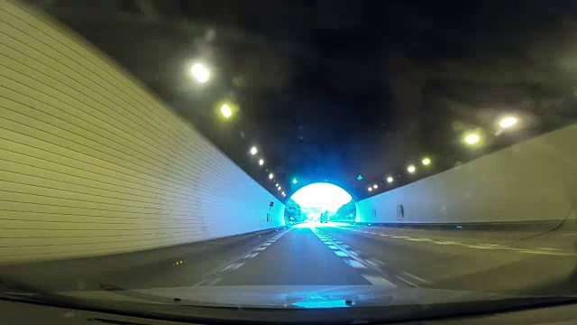 开车穿过隧道视频素材