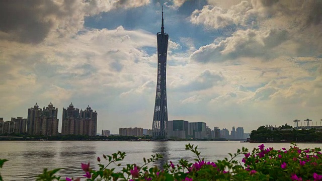 阳光明媚的一天广州市广州塔花河湾全景4k时间流逝中国视频素材