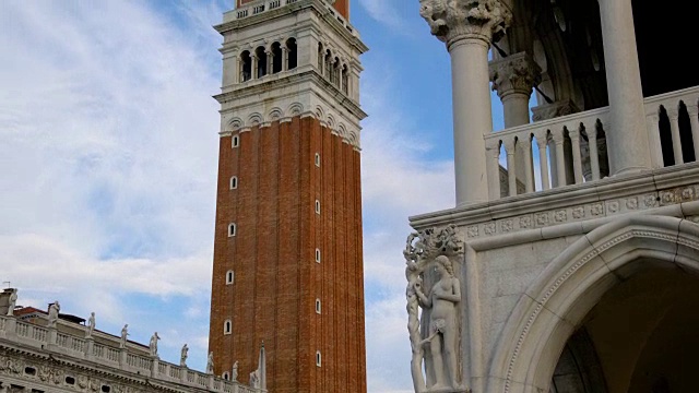 意大利威尼斯圣马可广场的钟楼视频素材