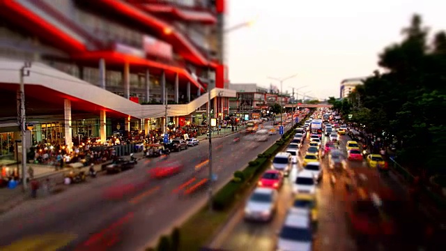 时间流逝，Chatuchak市场的交通堵塞视频下载