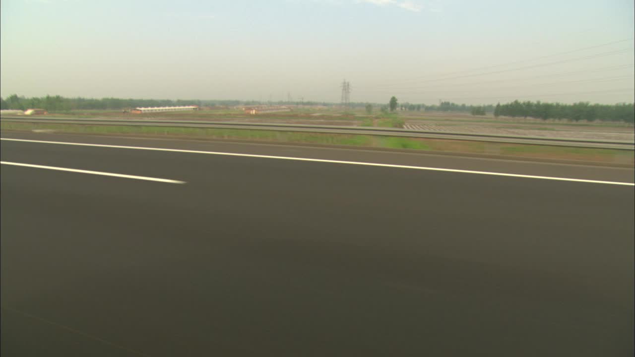 在高速公路上行驶的WS POV汽车，德州，山东，中国视频下载