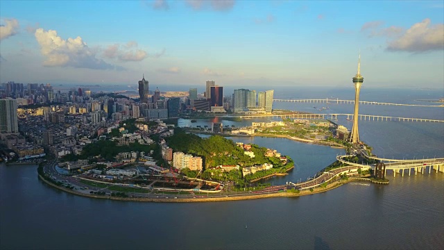 日落时分，珠海湾澳门城景著名塔全景4k中国视频素材
