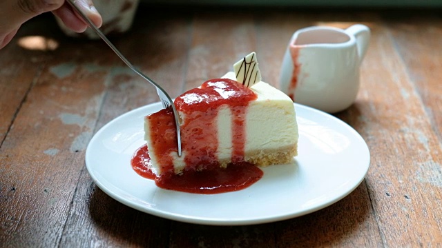 美味的草莓芝士蛋糕，甜点视频下载