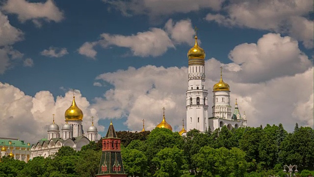 夏日莫斯科著名的克里姆林宫教堂全景，4k时间流逝俄罗斯视频素材